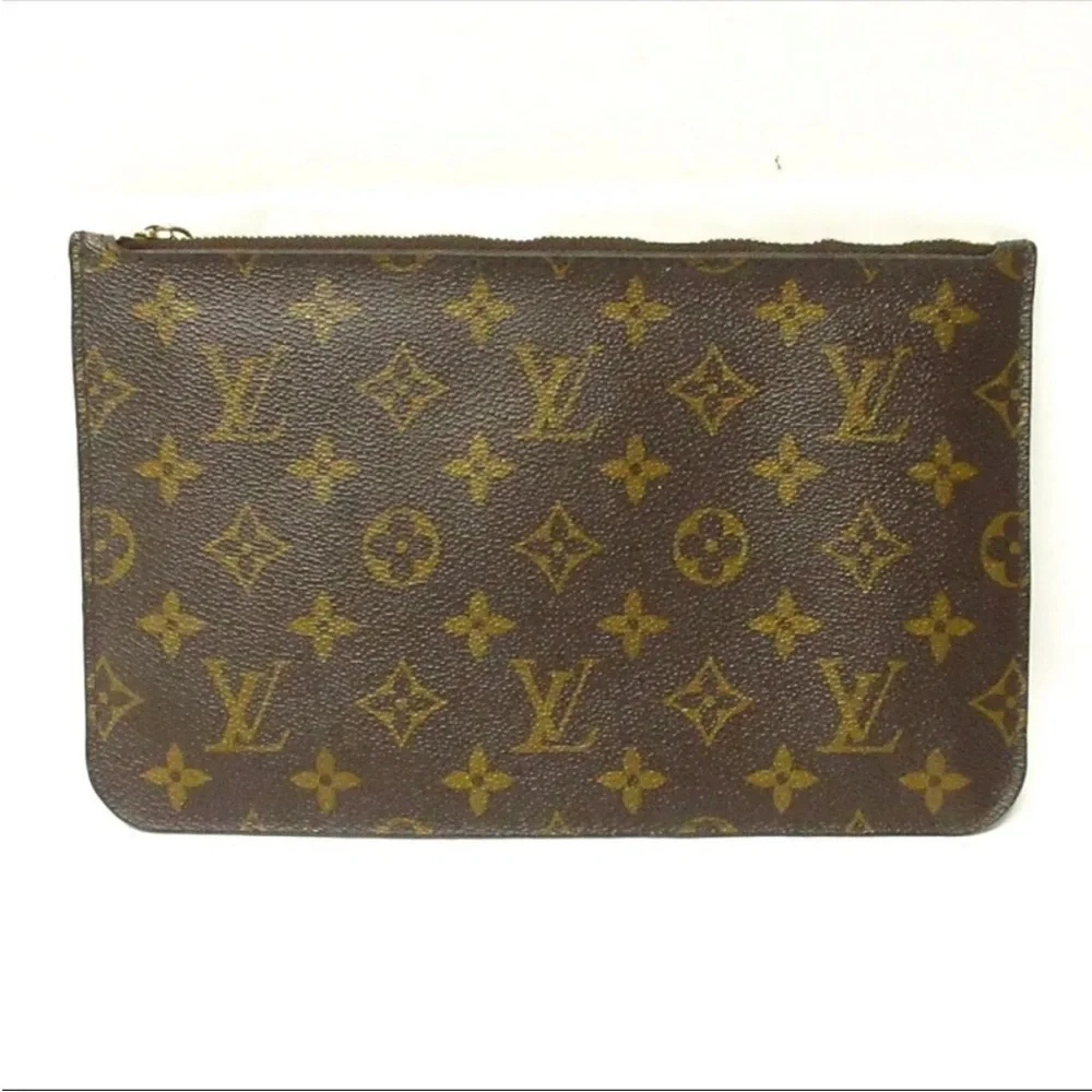 Auth LOUIS VUITTON Monogram Pouch for Accessory Brown Canvas - Picture 2 of 7